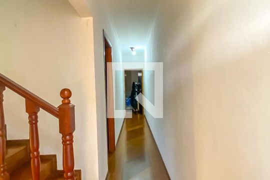 Corredor dos Quartos de casa à venda com 3 quartos, 218m² em Parque Terra Nova Ii, São Bernardo do Campo