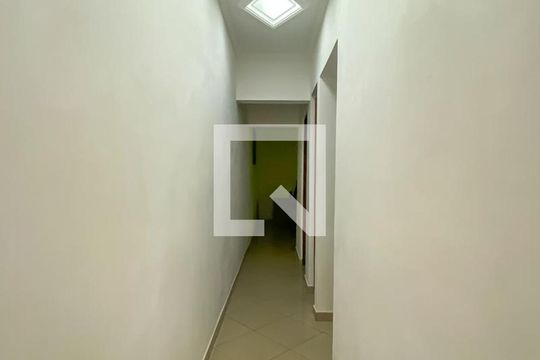 Corredor de casa à venda com 3 quartos, 218m² em Parque Terra Nova Ii, São Bernardo do Campo