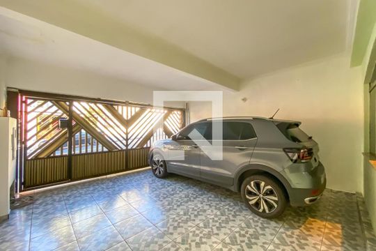Garagem de casa à venda com 3 quartos, 218m² em Parque Terra Nova Ii, São Bernardo do Campo