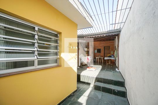 Quintal de casa à venda com 2 quartos, 120m² em Vila Nova Manchester, São Paulo