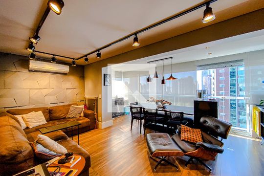 Apartamento à venda com 1 quarto, 80m² em Vila Regente Feijó, São Paulo