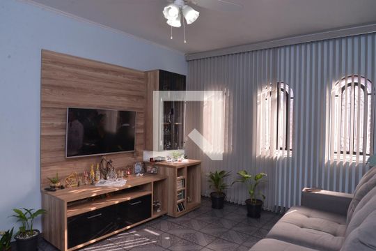 Casa à venda com 4 quartos, 236m² em Jardim Las Vegas, Santo André