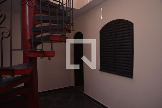 Quintal de casa à venda com 4 quartos, 236m² em Jardim Las Vegas, Santo André