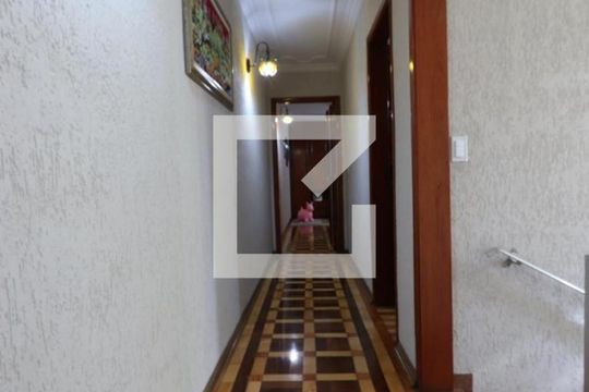 Corredor e Escada de casa à venda com 3 quartos, 400m² em Vila Macedópolis, São Paulo