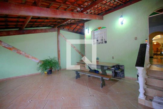 Varanda coberta de casa para alugar com 5 quartos, 265m² em Boa Vista, Belo Horizonte