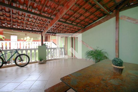 Varanda coberta de casa para alugar com 5 quartos, 265m² em Boa Vista, Belo Horizonte