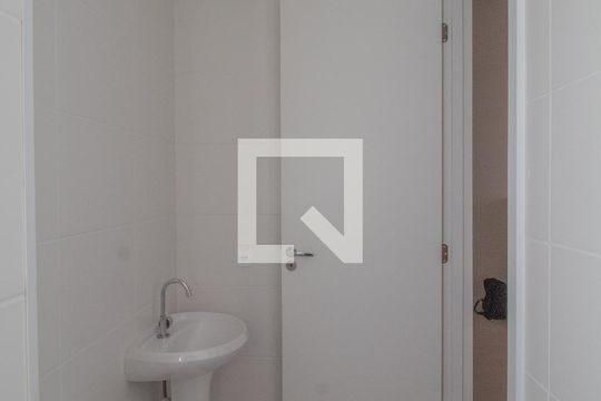 Banheiro de apartamento à venda com 2 quartos, 32m² em Vila Ema, São Paulo