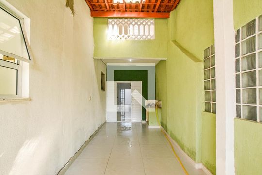 Garagem de casa à venda com 3 quartos, 200m² em Jardim Jamaica, Santo André