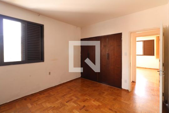 Suíte de apartamento para alugar com 4 quartos, 222m² em Santo Antônio, São Caetano do Sul