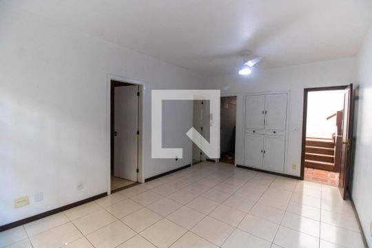 Sala 2 de casa de condomínio à venda com 5 quartos, 450m² em São Francisco, Niterói