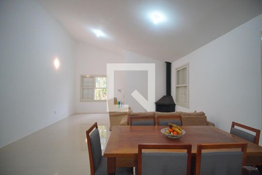 Sala de casa à venda com 3 quartos, 197m² em Vila Nova, Novo Hamburgo
