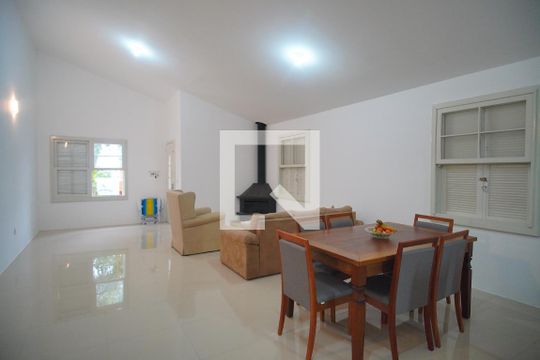 Casa à venda com 3 quartos, 197m² em Vila Nova, Novo Hamburgo
