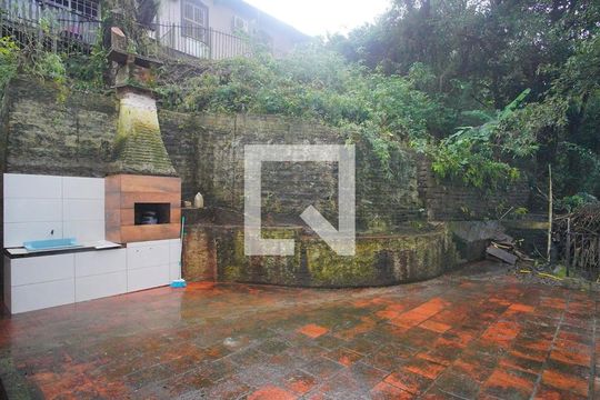 Quintal de casa à venda com 3 quartos, 197m² em Vila Nova, Novo Hamburgo