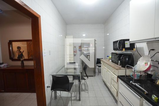 Cozinha de apartamento para alugar com 4 quartos, 160m² em Madureira, Rio de Janeiro