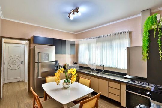 Cozinha de casa à venda com 3 quartos, 320m² em Chácara Mafalda, São Paulo