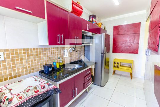 Cozinha de apartamento para alugar com 1 quarto, 53m² em Vilamar, Praia Grande