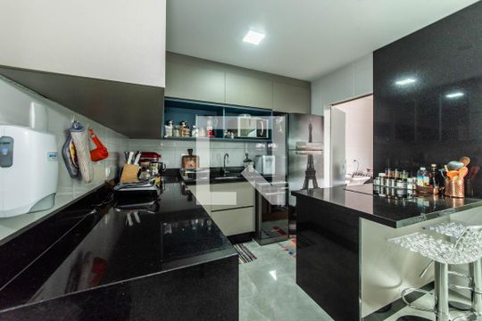 Cozinha de casa à venda com 3 quartos, 100m² em Cidade Vargas, São Paulo