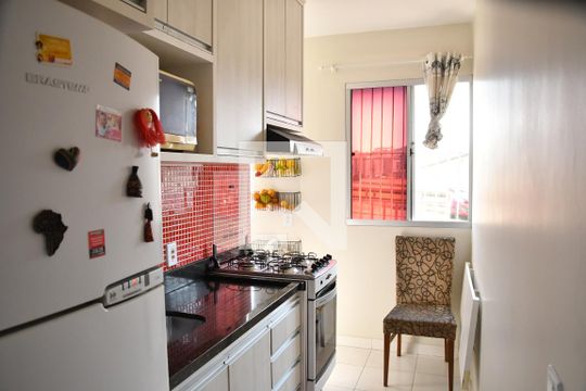 Cozinha de apartamento para alugar com 2 quartos, 42m² em Outeiro de Passárgada, Cotia