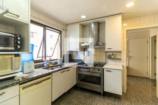 Cozinha de apartamento para alugar com 4 quartos, 186m² em Santa Cecília, São Paulo