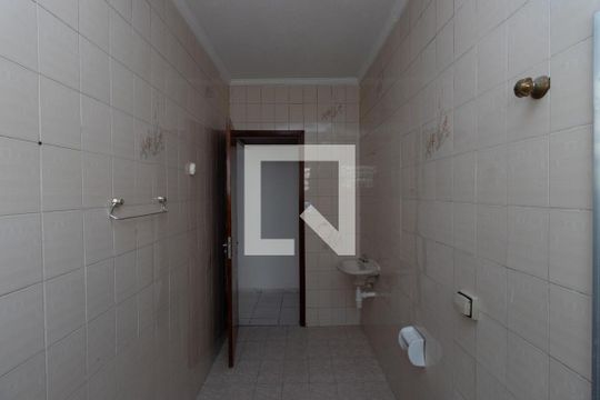 Banheiro Social de casa à venda com 2 quartos, 131m² em Vila Nilo, São Paulo