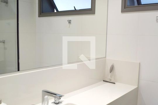 Banheiro da suíte 1 de apartamento à venda com 2 quartos, 115m² em Cerqueira César, São Paulo