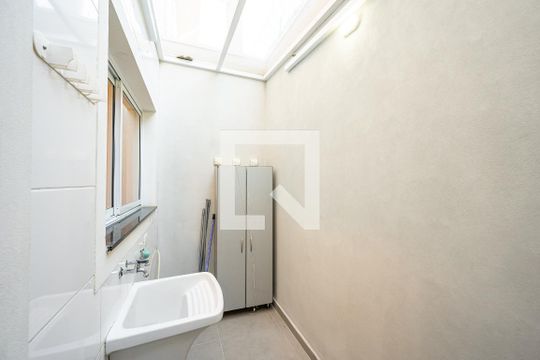 Lavanderia de casa à venda com 3 quartos, 99m² em Vila Alexandria, São Paulo