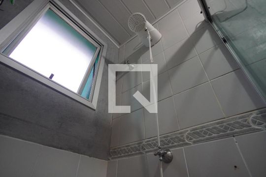 Banheiro Corredor de apartamento à venda com 1 quarto, 59m² em Farrapos, Porto Alegre