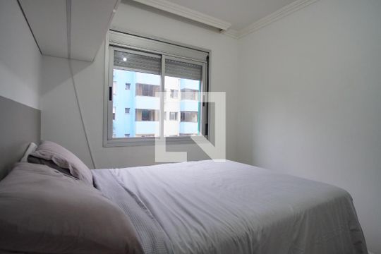 Quarto de apartamento à venda com 1 quarto, 59m² em Farrapos, Porto Alegre