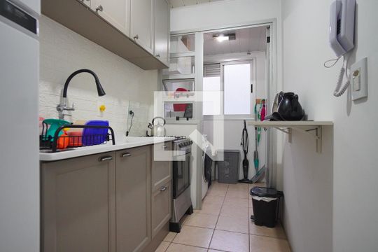 Cozinha de apartamento à venda com 1 quarto, 59m² em Farrapos, Porto Alegre