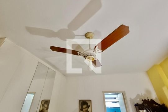 Suíte de apartamento para alugar com 3 quartos, 125m² em Lagoa, Rio de Janeiro