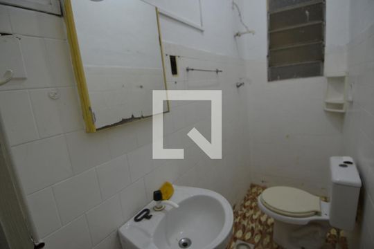 Banheiro de casa para alugar com 2 quartos, 60m² em Jardim América, Rio de Janeiro