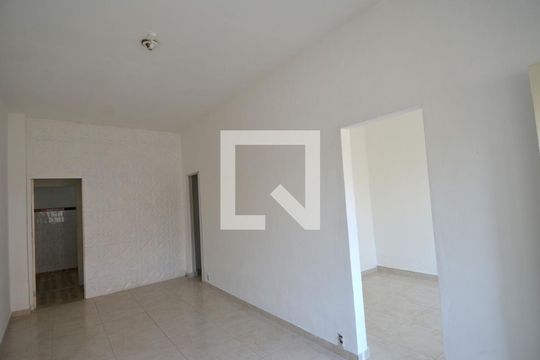 Sala de casa para alugar com 2 quartos, 60m² em Jardim América, Rio de Janeiro