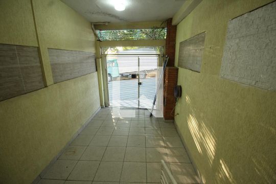Garagem  de casa à venda com 4 quartos, 150m² em Parque Pinheiros, Taboão da Serra