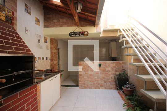 Quintal gourmet  de casa à venda com 4 quartos, 150m² em Parque Pinheiros, Taboão da Serra