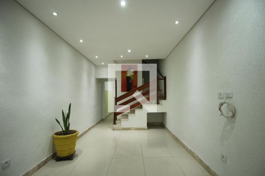 Sala de casa à venda com 4 quartos, 150m² em Parque Pinheiros, Taboão da Serra