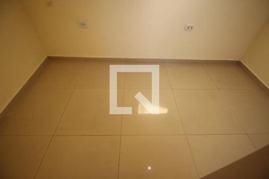 Edícula/ Quarto de Hospedes de casa à venda com 4 quartos, 150m² em Parque Pinheiros, Taboão da Serra