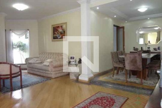 Casa à venda com 4 quartos, 232m² em Vila Prudente, São Paulo