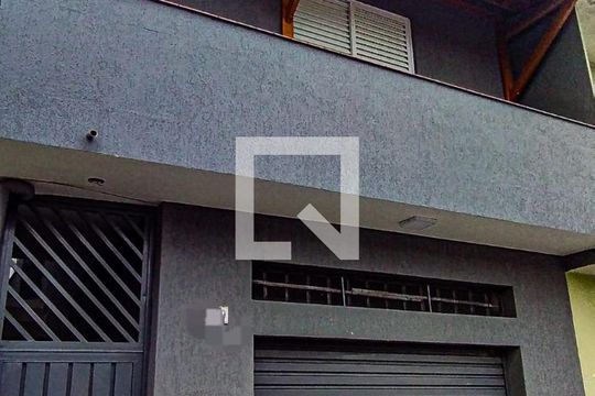 Fachada de casa para alugar com 2 quartos, 70m² em Jardim Oriental, São Paulo