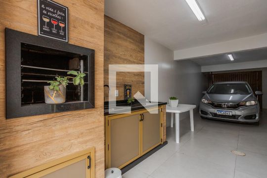 Garagem de casa à venda com 4 quartos, 180m² em Jardim Itu, Porto Alegre