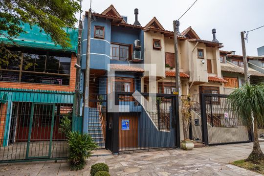 Fachada de casa à venda com 4 quartos, 180m² em Jardim Itu, Porto Alegre