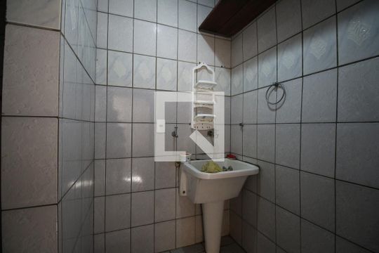 Área de Serviço de casa para alugar com 2 quartos, 345m² em Chácara Califórnia, São Paulo
