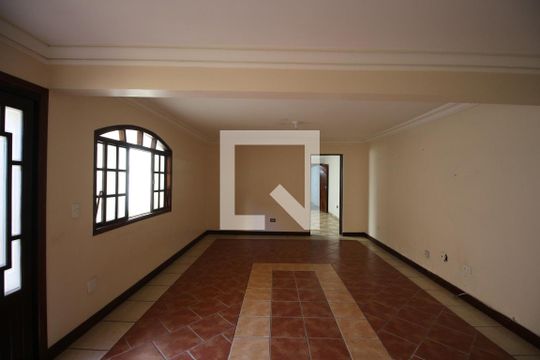 Sala de casa para alugar com 2 quartos, 345m² em Chácara Califórnia, São Paulo