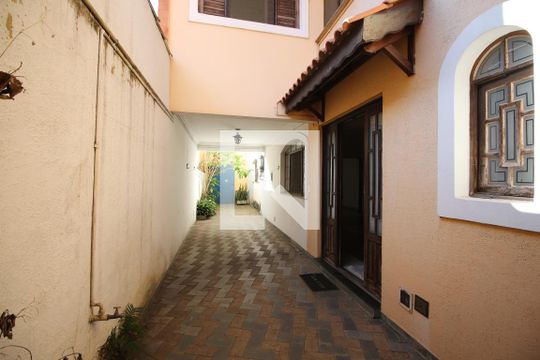 Corredor de casa para alugar com 2 quartos, 345m² em Chácara Califórnia, São Paulo