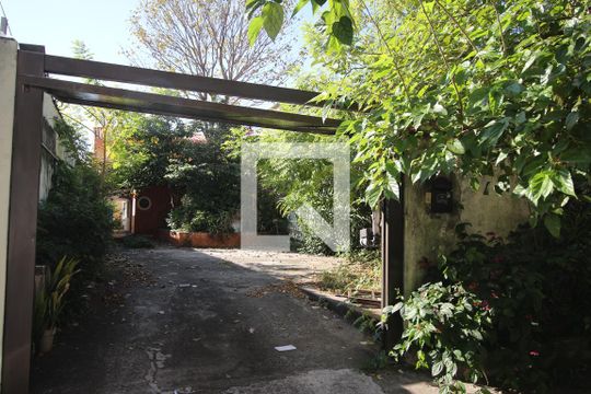 Fachada de casa para alugar com 2 quartos, 345m² em Chácara Califórnia, São Paulo
