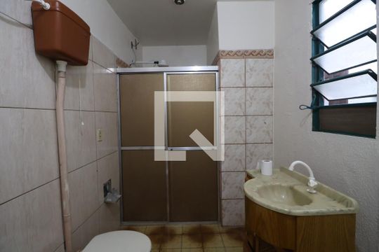 Banheiro 1 de casa à venda com 3 quartos, 100m² em Guajuviras, Canoas