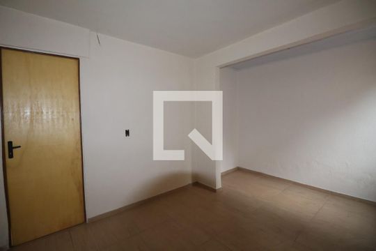 Quarto 2 de casa à venda com 3 quartos, 100m² em Guajuviras, Canoas