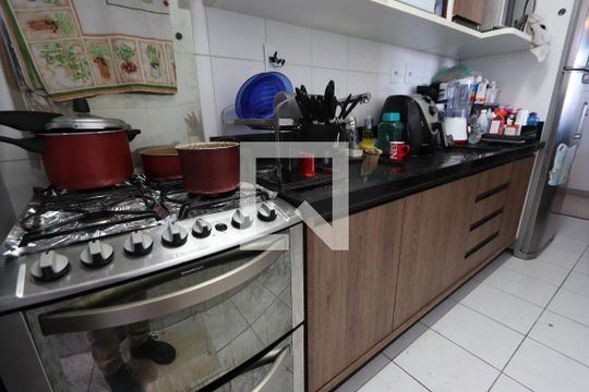 Cozinha de apartamento para alugar com 3 quartos, 78m² em Parque Independencia, São Paulo