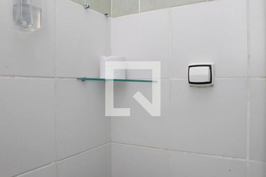 Banheiro de apartamento para alugar com 1 quarto, 22m² em Cidade Baixa, Porto Alegre