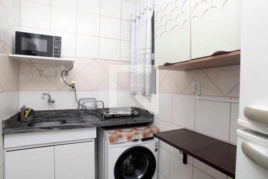 Cozinha + Área de Serviço de apartamento para alugar com 1 quarto, 22m² em Cidade Baixa, Porto Alegre