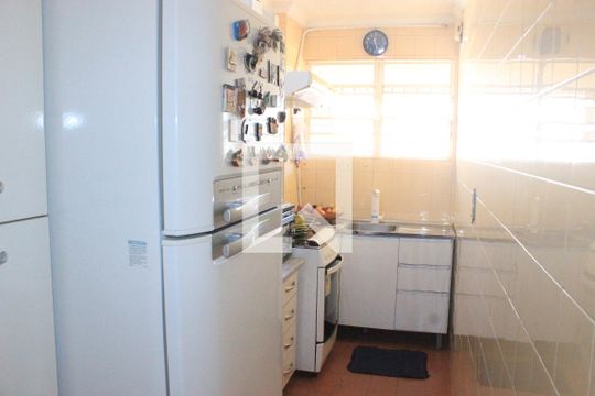 Cozinha de apartamento à venda com 2 quartos, 60m² em Vila Galvão , Guarulhos